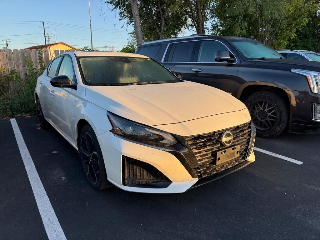2024 Nissan Altima 2.5 SR photo 4