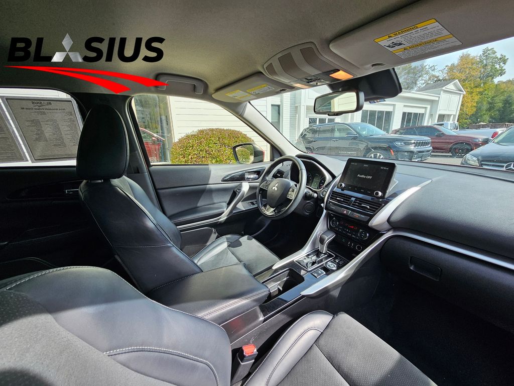 2024 Mitsubishi Eclipse Cross SE photo 9