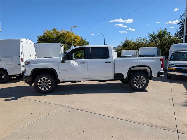 2025 Chevrolet Silverado 2500HD photo 2