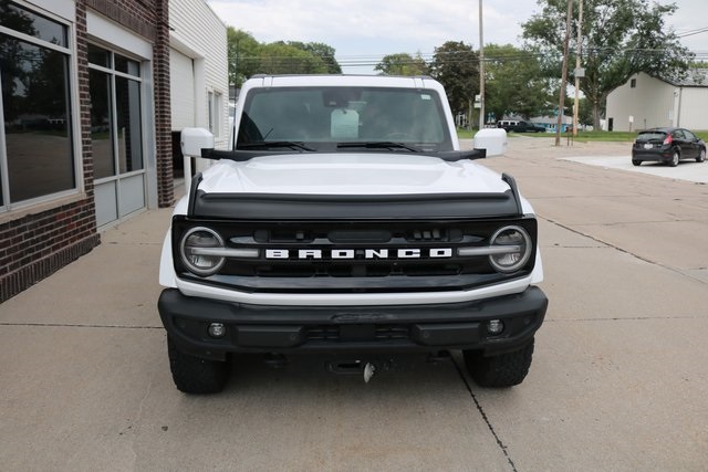 2022 Ford Bronco Outer Banks photo 3