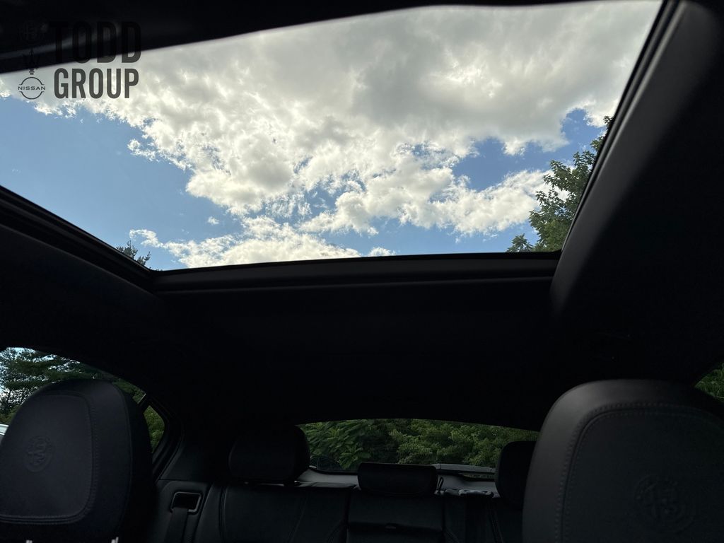 2022 Alfa Romeo Stelvio Ti photo 21