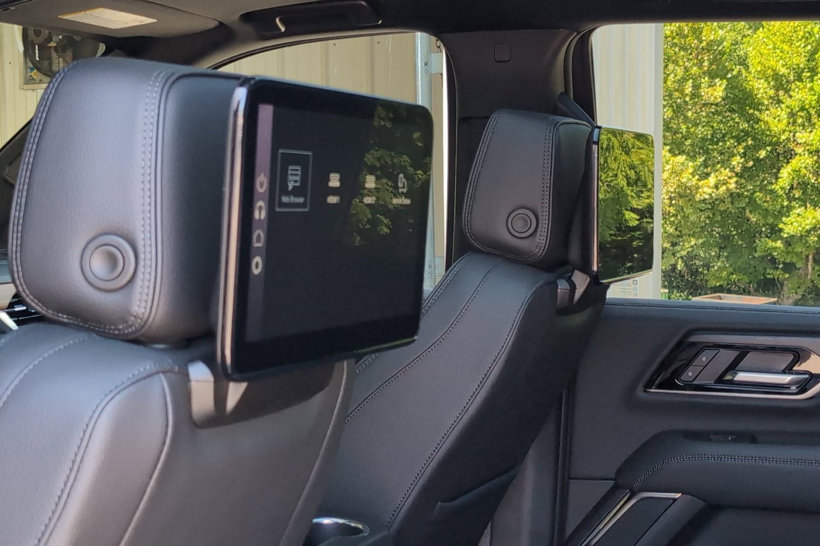 2025 Gmc Yukon Denali photo 16