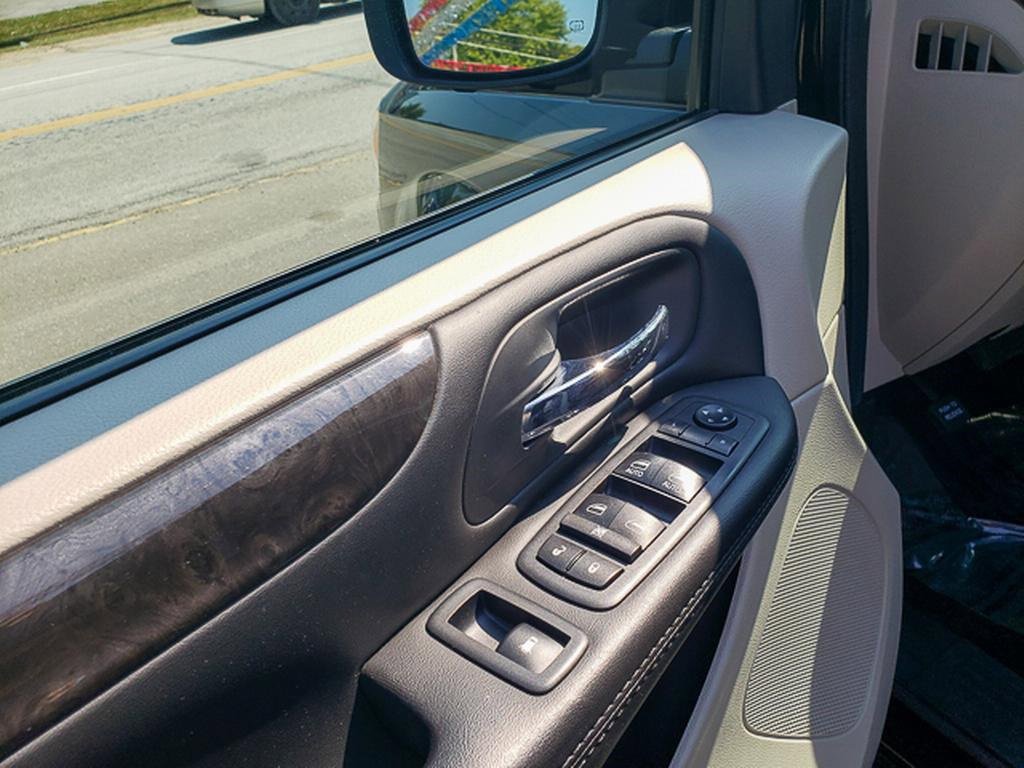 2018 Dodge Grand Caravan SE photo 10