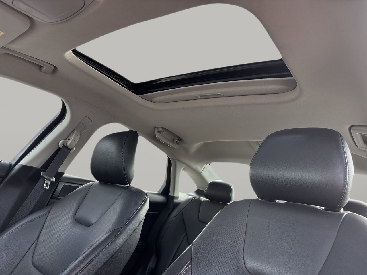 2014 Ford Fusion Titanium photo 19