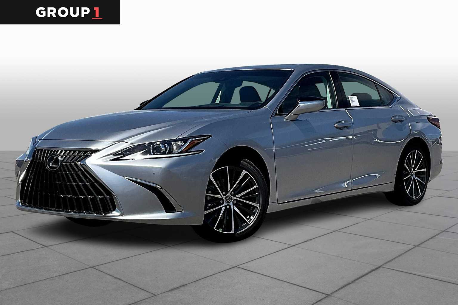 2025 Lexus ES Hybrid 300h's photo
