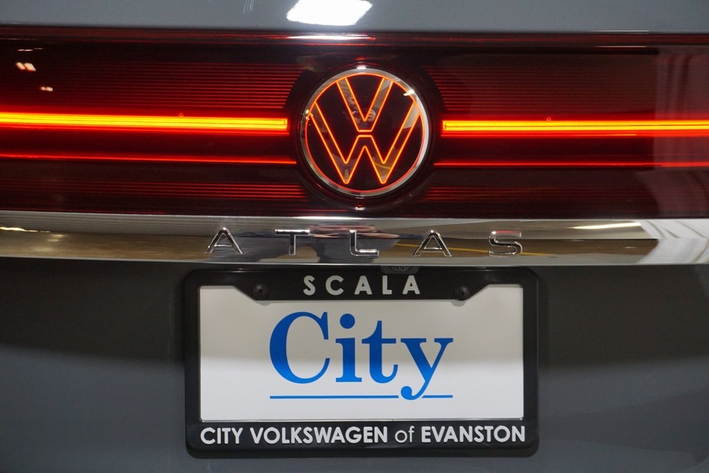 2025 Volkswagen Atlas SEL photo 40