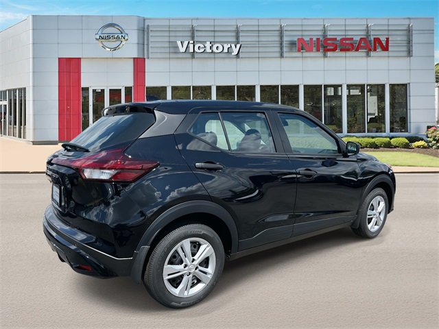 2025 Nissan Kicks Play S photo 2