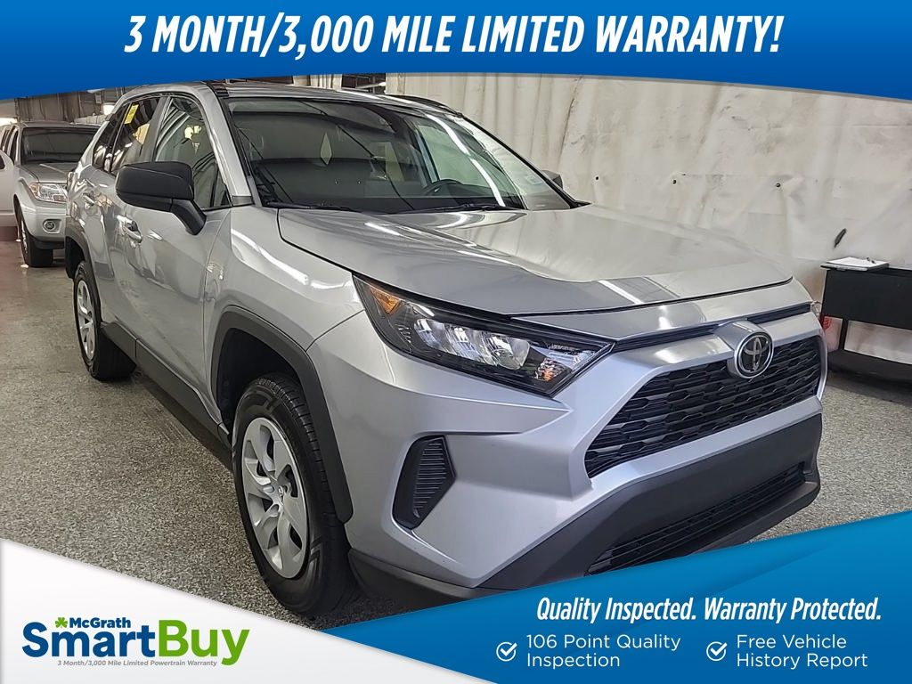 2021 Toyota RAV4 LE's photo