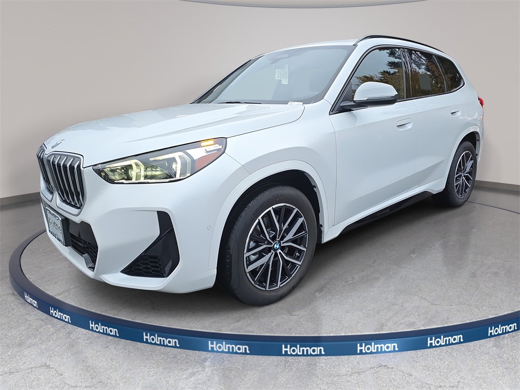 2025 BMW X1 28i's photo