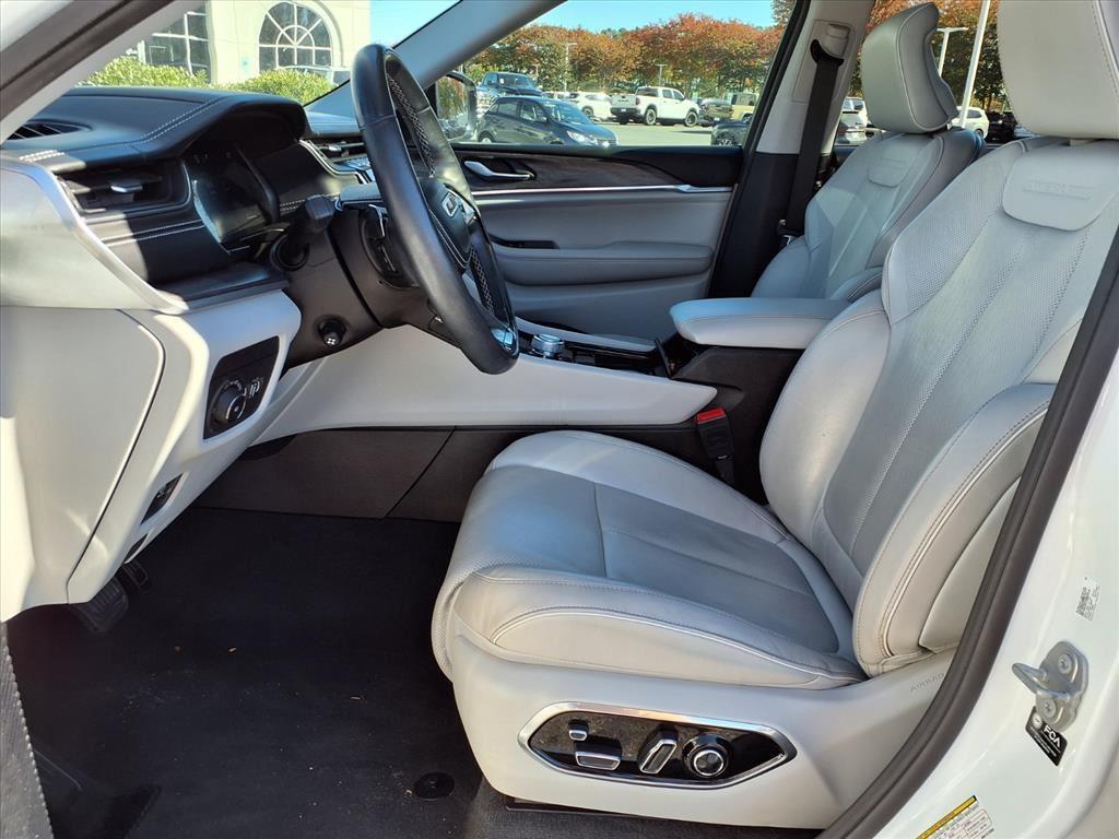 2021 Jeep Grand Cherokee Overland photo 3