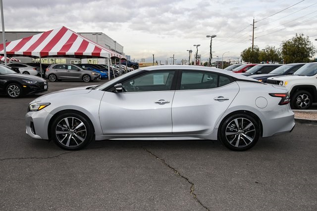 2022 Nissan Maxima SV photo 2