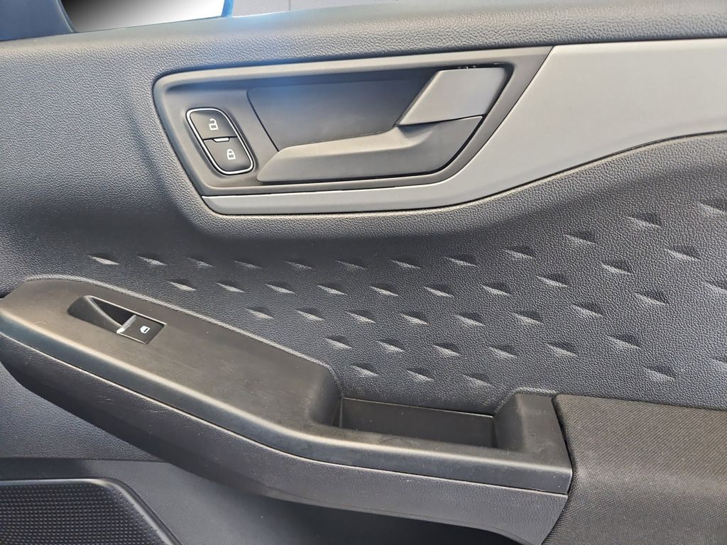 2020 Ford Escape S photo 15