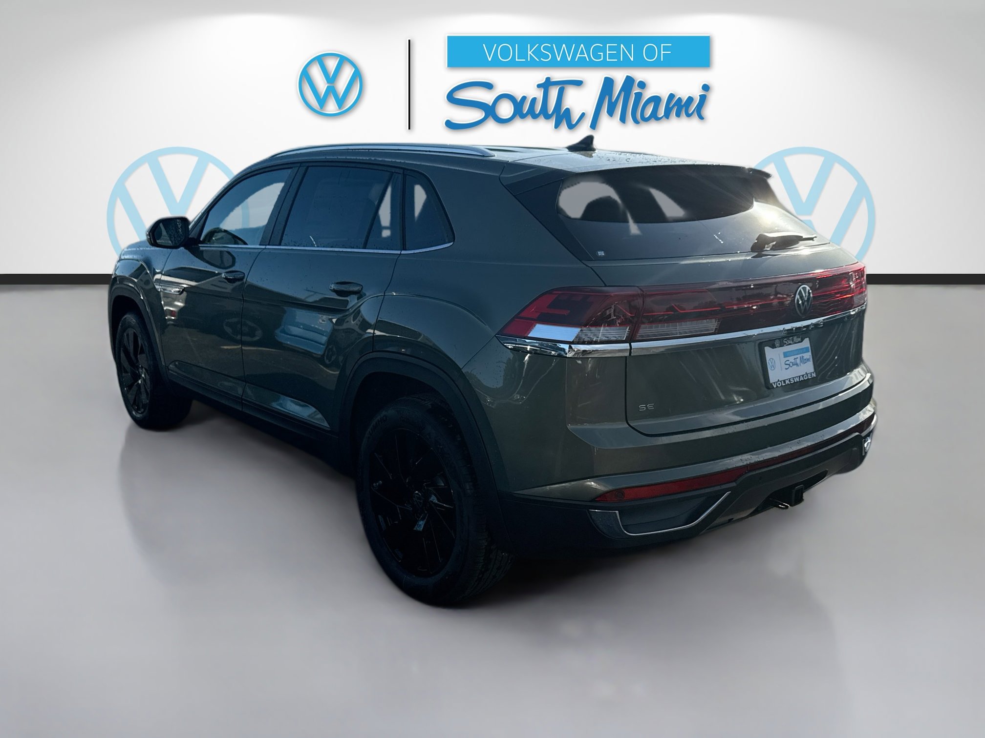2026 Volkswagen Atlas Cross Sport SE Technology photo 2