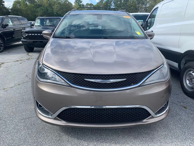 2017 Chrysler Pacifica Touring L photo 4