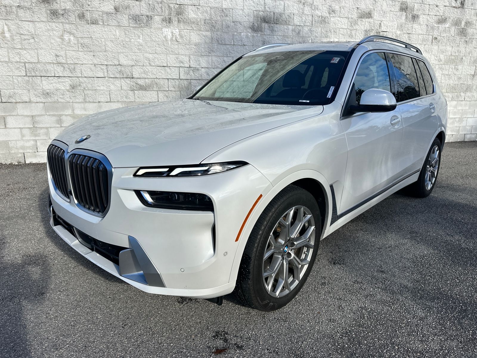 2024 BMW X7 40i's photo