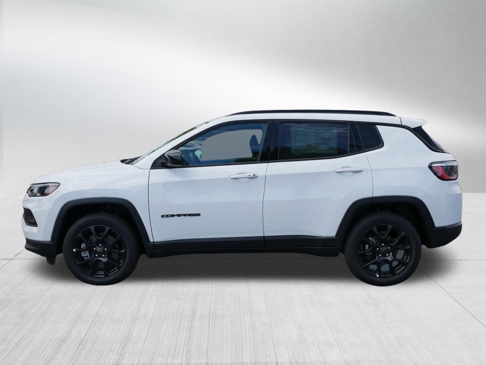 2026 Jeep Compass Latitude photo 3