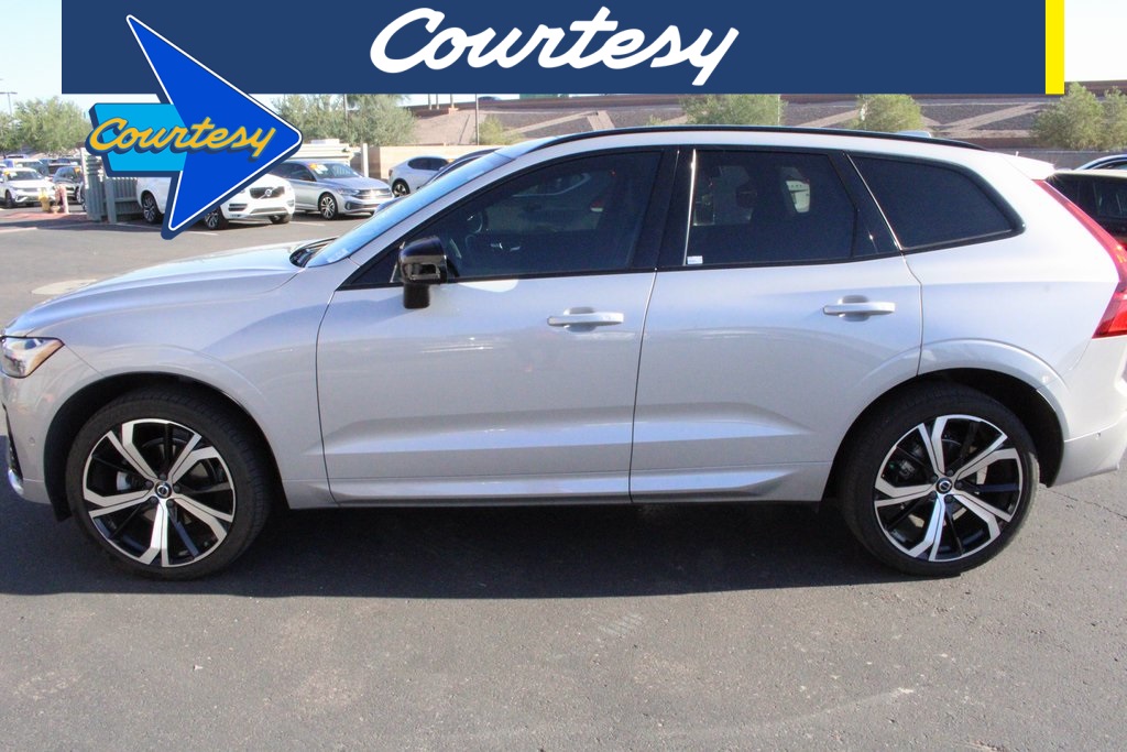 2022 Volvo XC60 R-Design