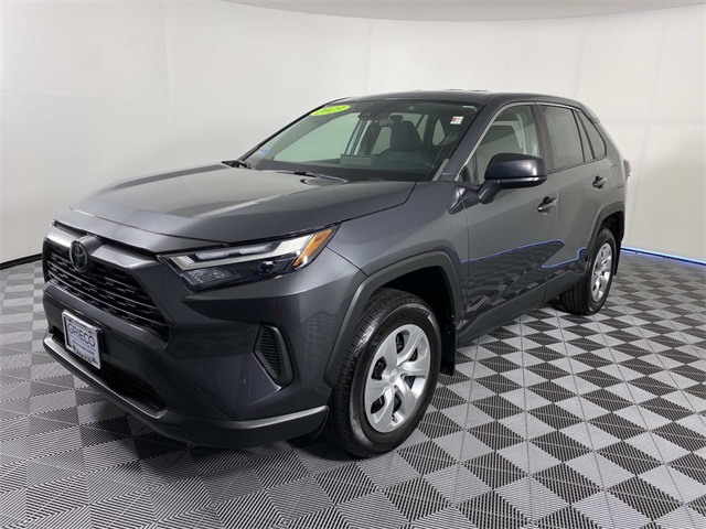 2023 Toyota RAV4 LE photo 2