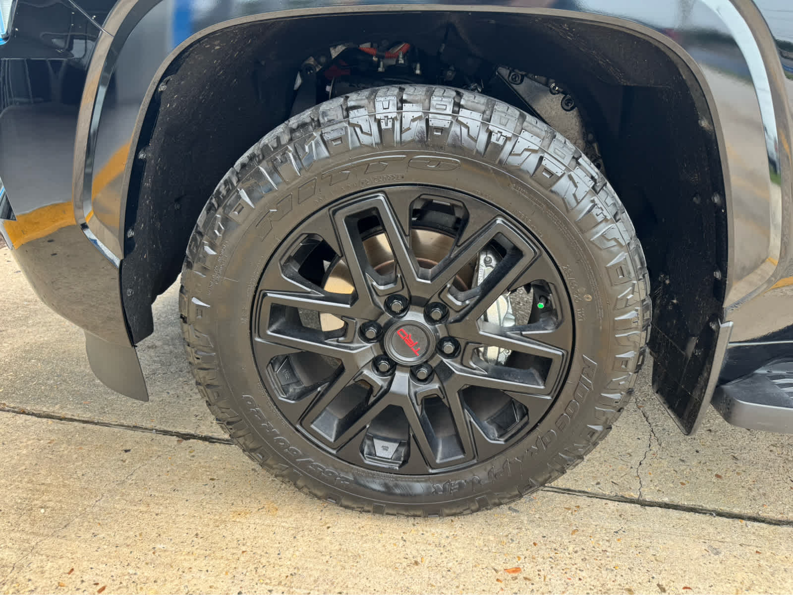 2024 Toyota Sequoia SR5 photo 4