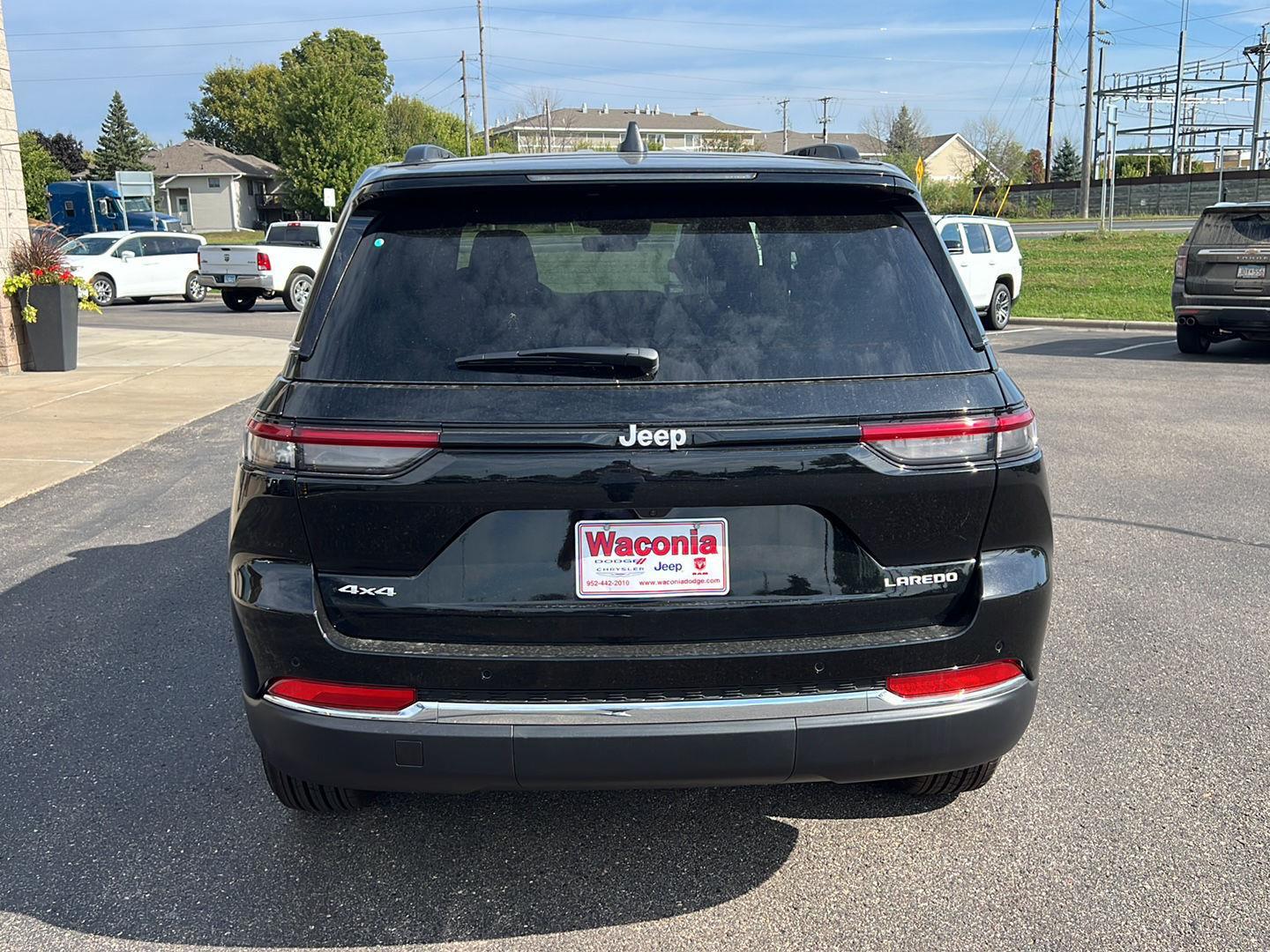 2025 Jeep Grand Cherokee Laredo X photo 6