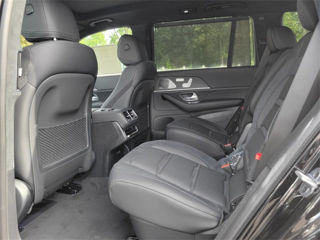 2026 Mercedes Benz GLS 63 AMG 4MATIC photo 18