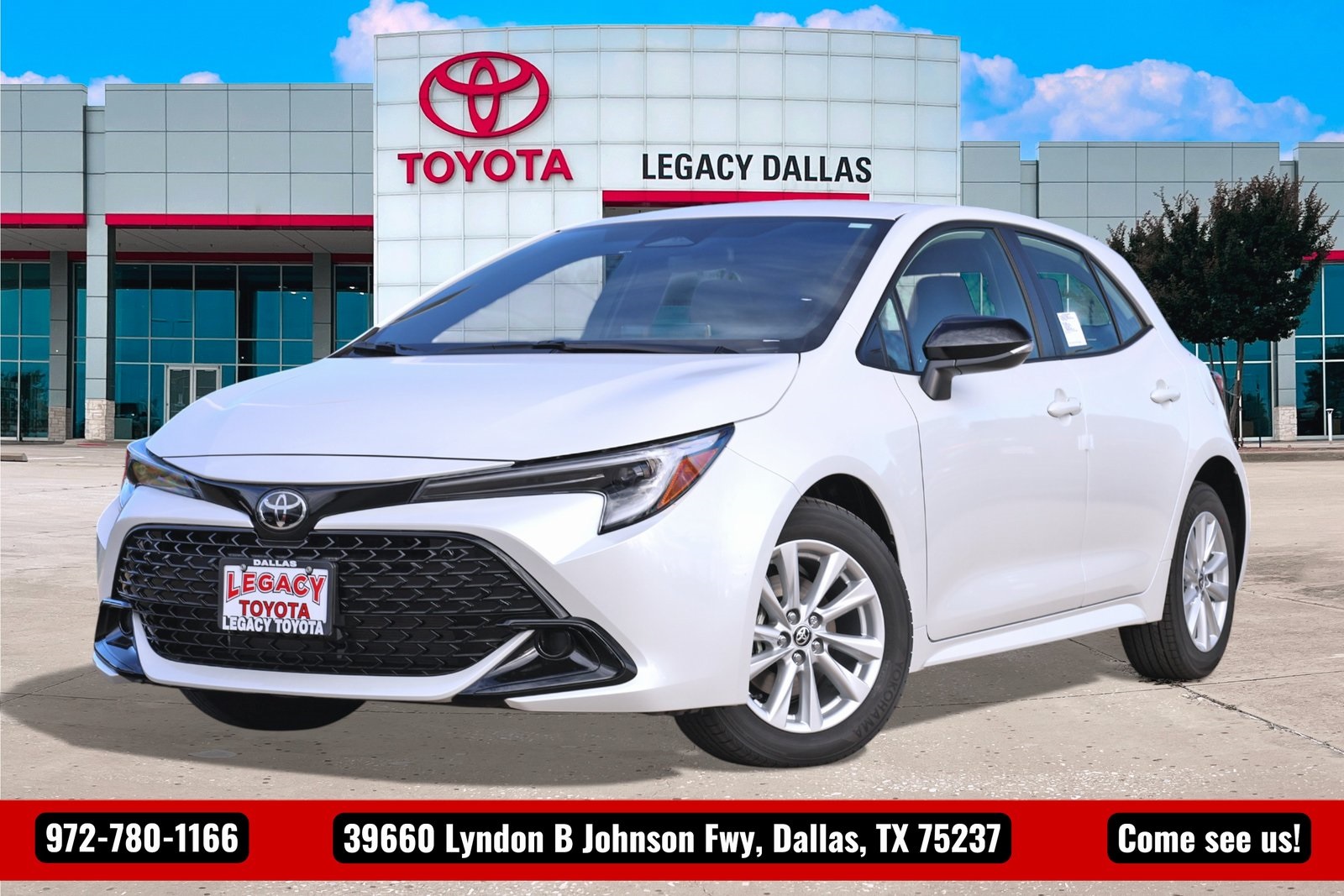 2026 Toyota Corolla Hatchback SE's photo