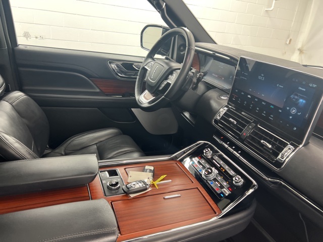 2023 Lincoln Navigator L Reserve photo 27