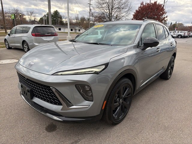 2025 Buick Envision Sport Touring photo 4