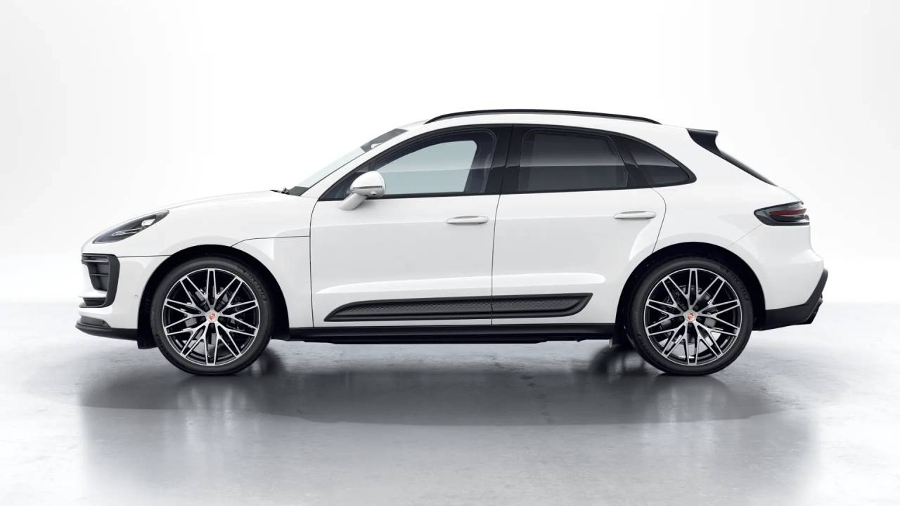 2026 Porsche Macan Base photo 2