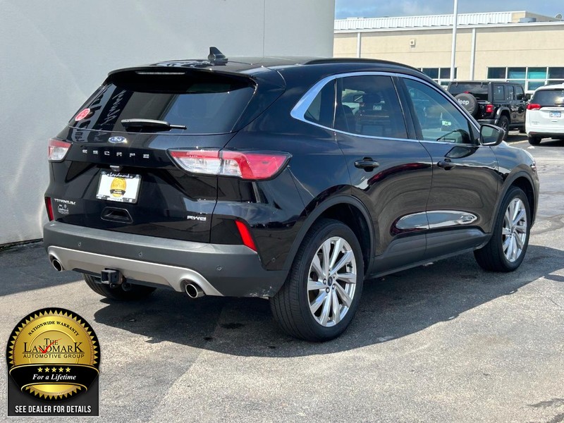 2021 Ford Escape Titanium photo 3