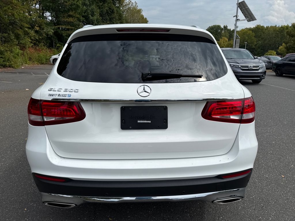 2018 Mercedes Benz GLC 300 photo 4