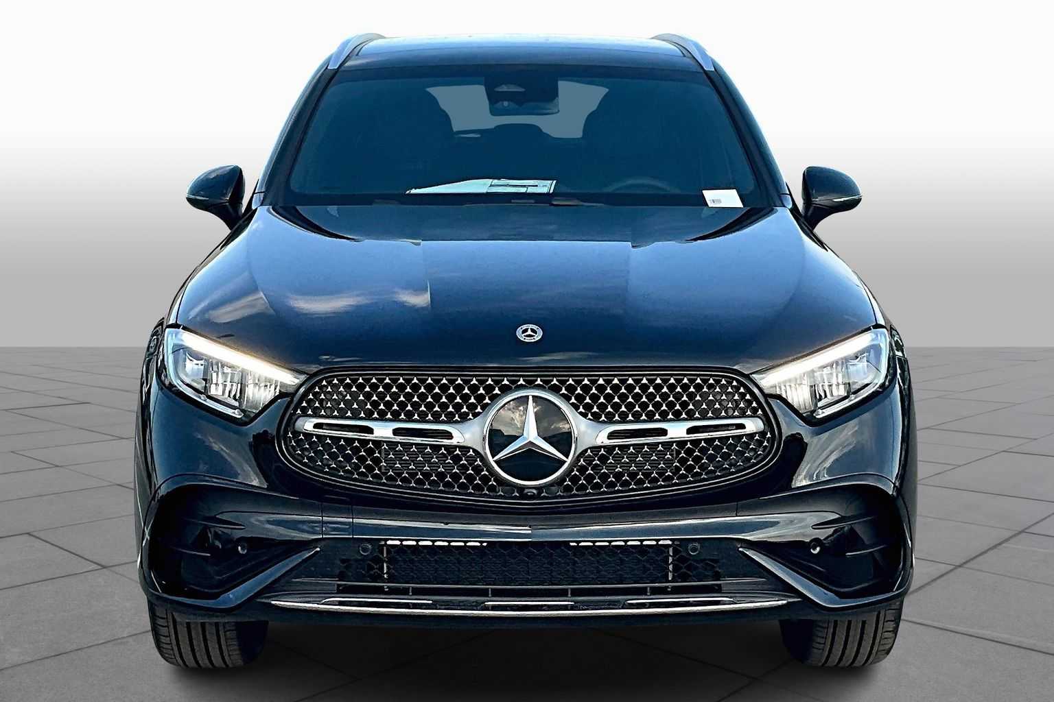 2026 Mercedes Benz GLC 300 photo 3