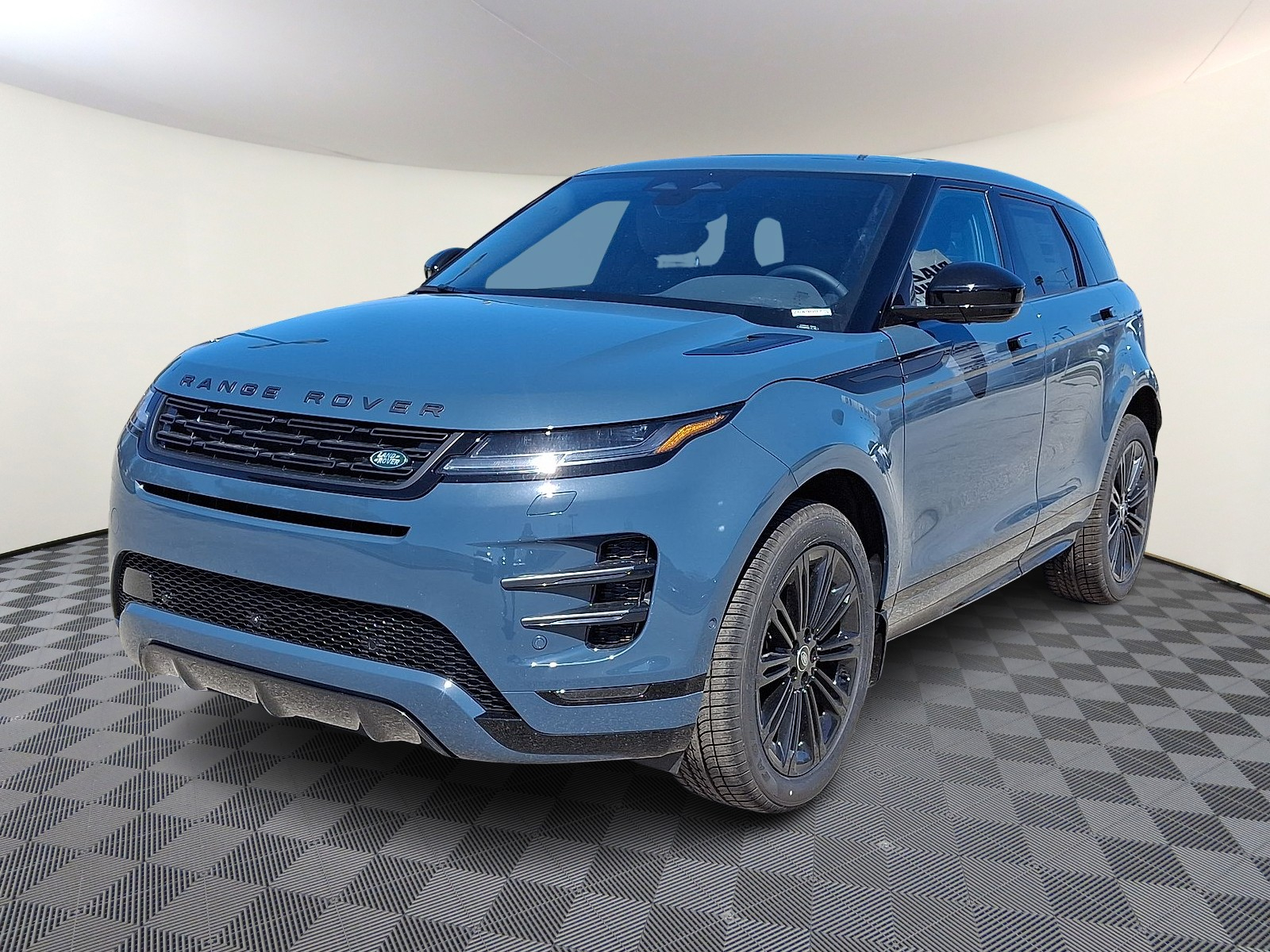 2026 Land Rover Range Rover Evoque Dynamic SE's photo