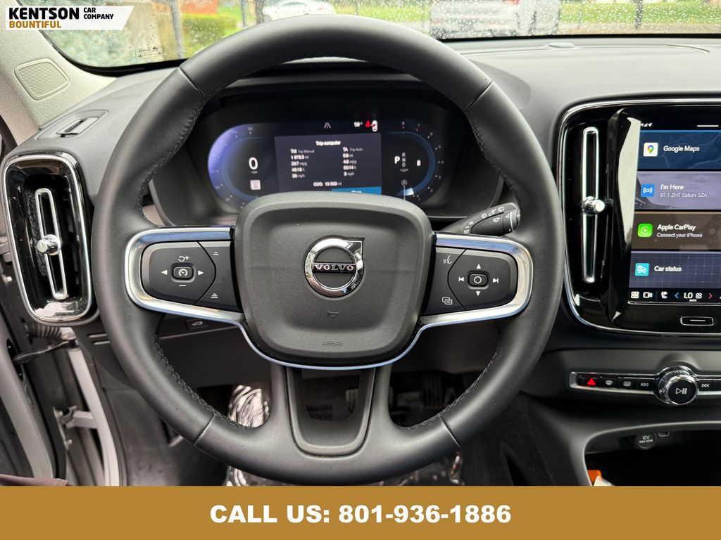 2025 Volvo XC40 Core photo 8