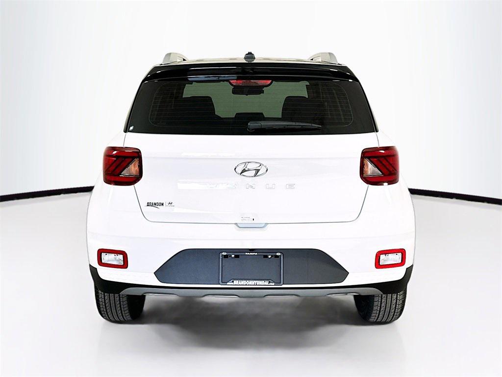2025 Hyundai Venue Limited photo 5