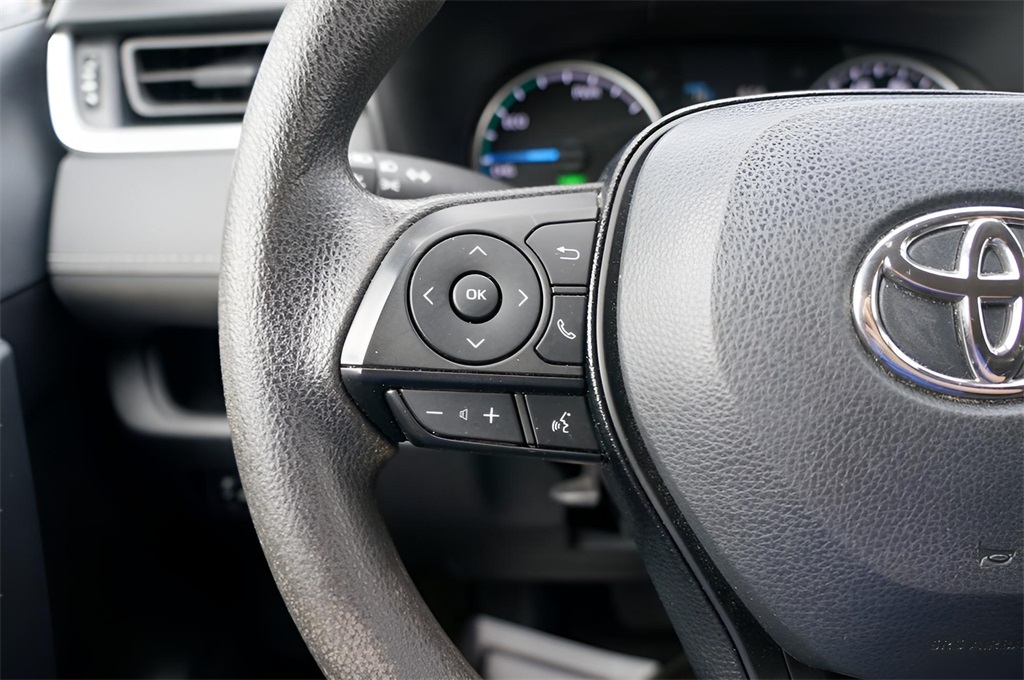 2021 Toyota RAV4 Hybrid LE photo 17