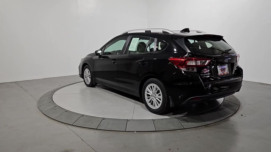 2018 Subaru Impreza 2.0i Premium photo 3