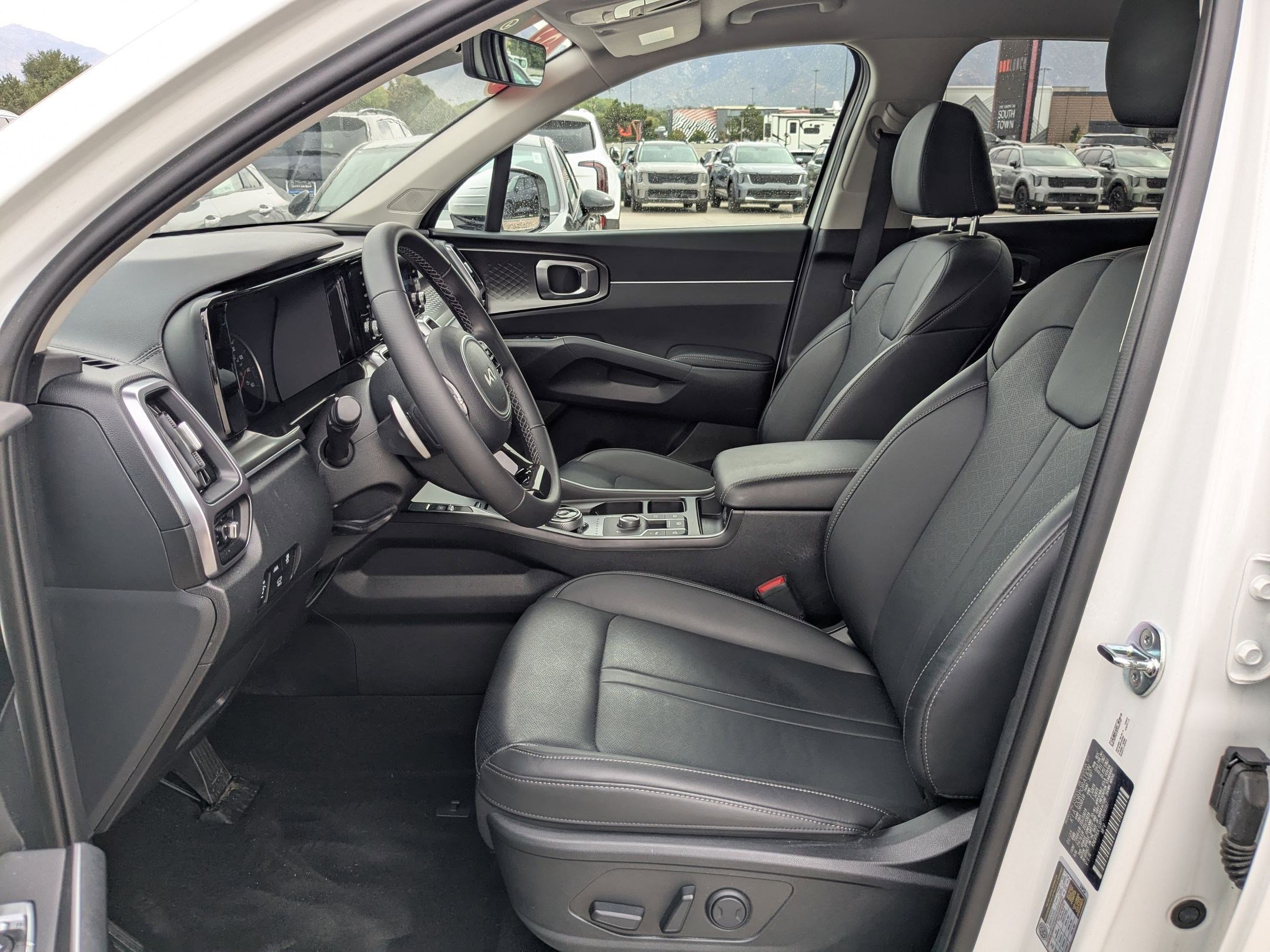 2023 Kia Sorento Hybrid EX photo 16