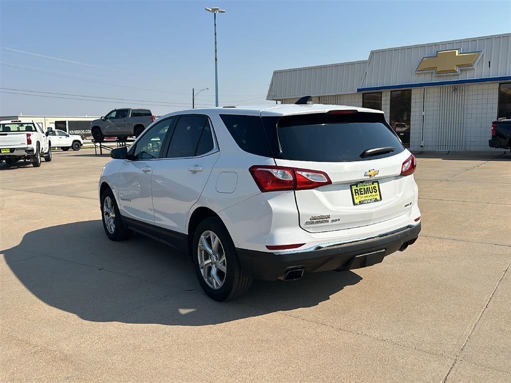 2018 Chevrolet Equinox LT photo 3
