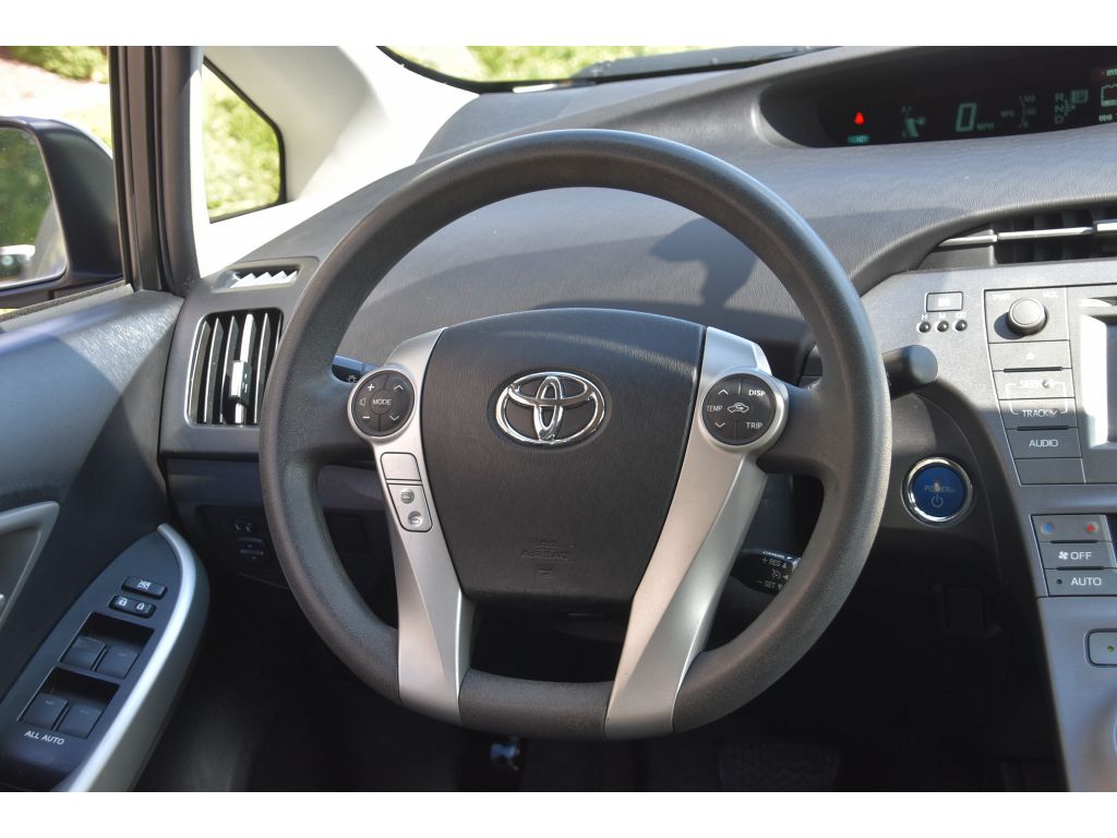 2015 Toyota Prius Two photo 15