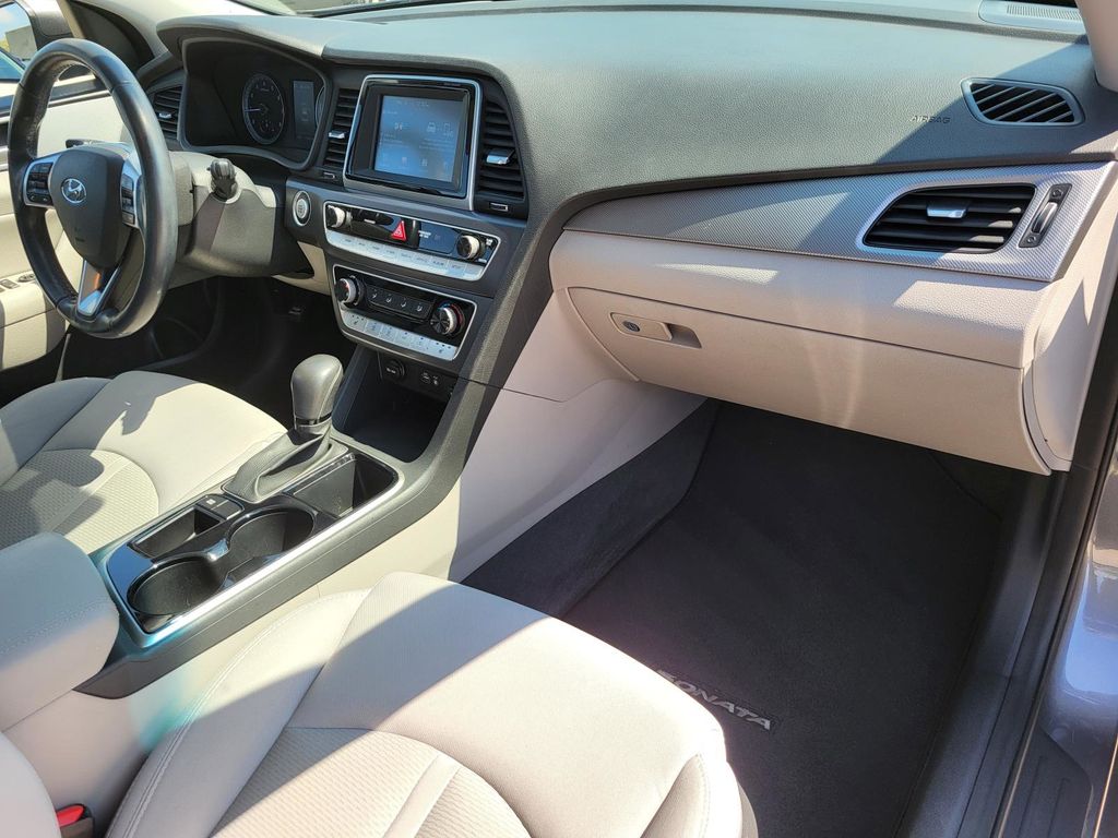 2018 Hyundai Sonata SEL photo 6