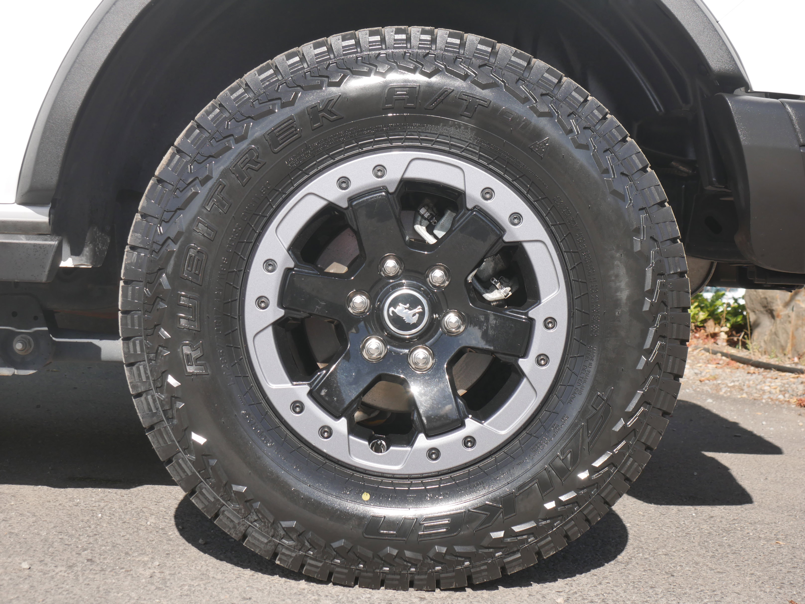 2022 Ford Bronco Badlands photo 2