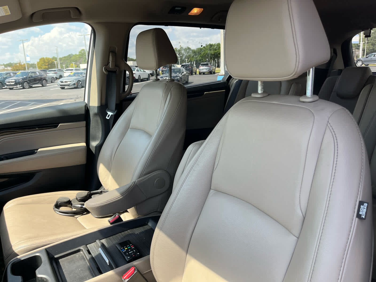 2022 Honda Odyssey Touring photo 9
