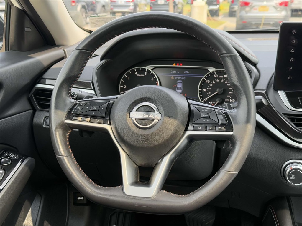 2023 Nissan Altima 2.5 SR photo 2