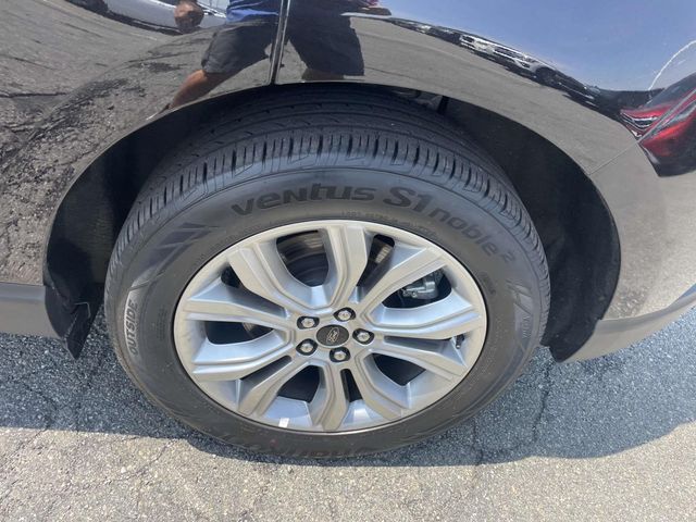 2024 Ford Edge Titanium photo 13