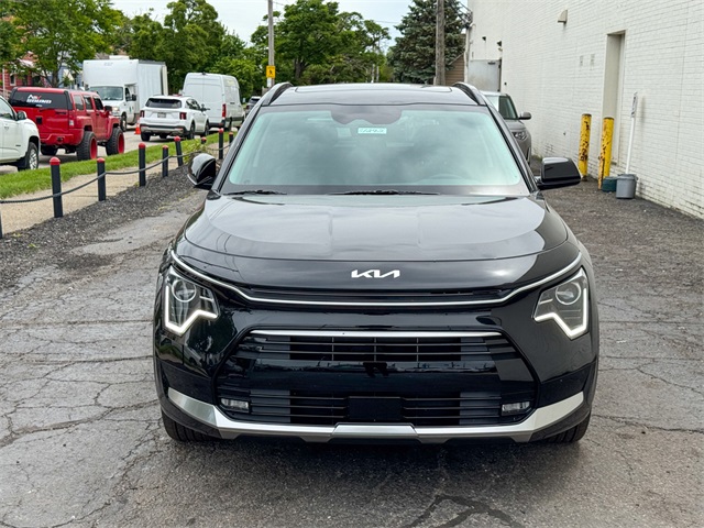 2025 Kia Niro EX Touring photo 8