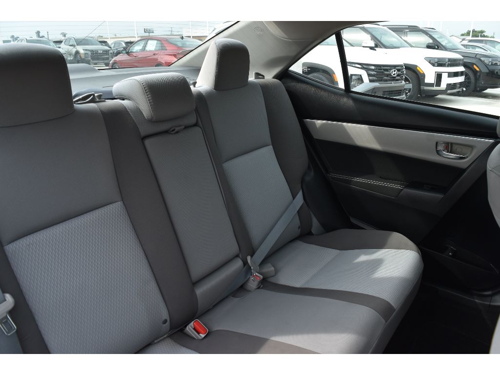 2019 Toyota Corolla LE photo 28