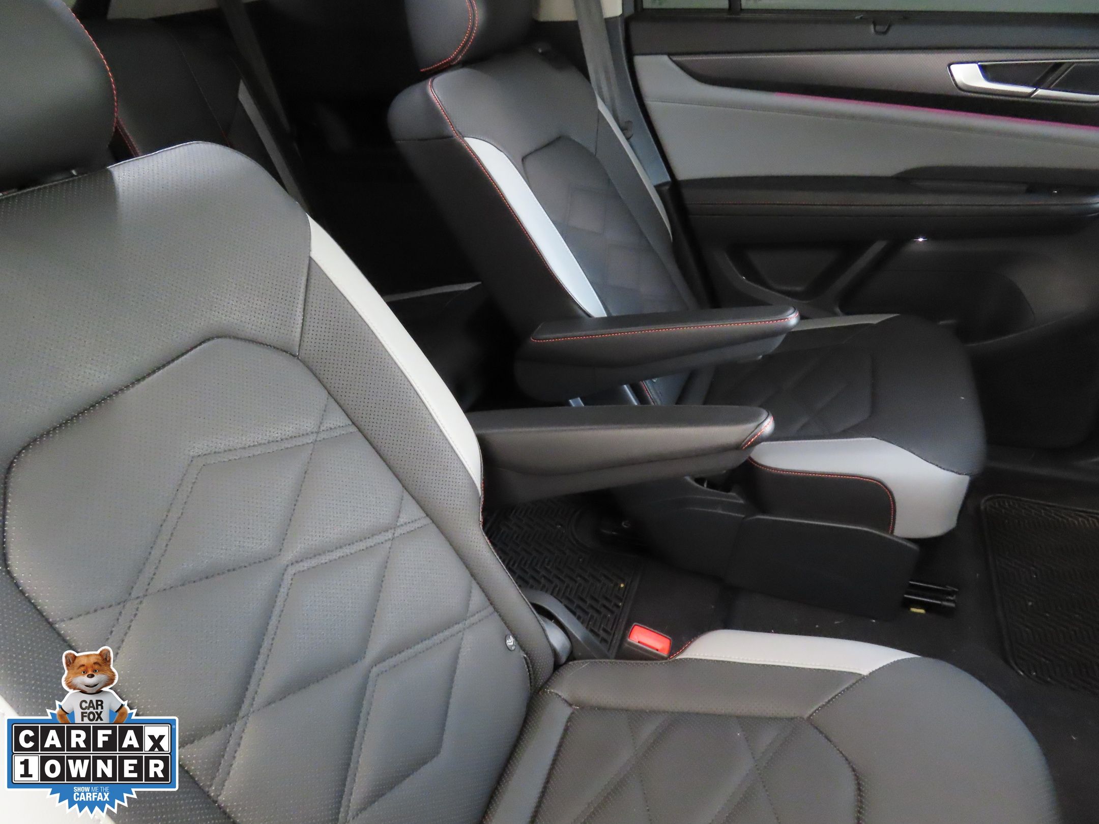 2024 Volkswagen Atlas Peak Edition SEL photo 22