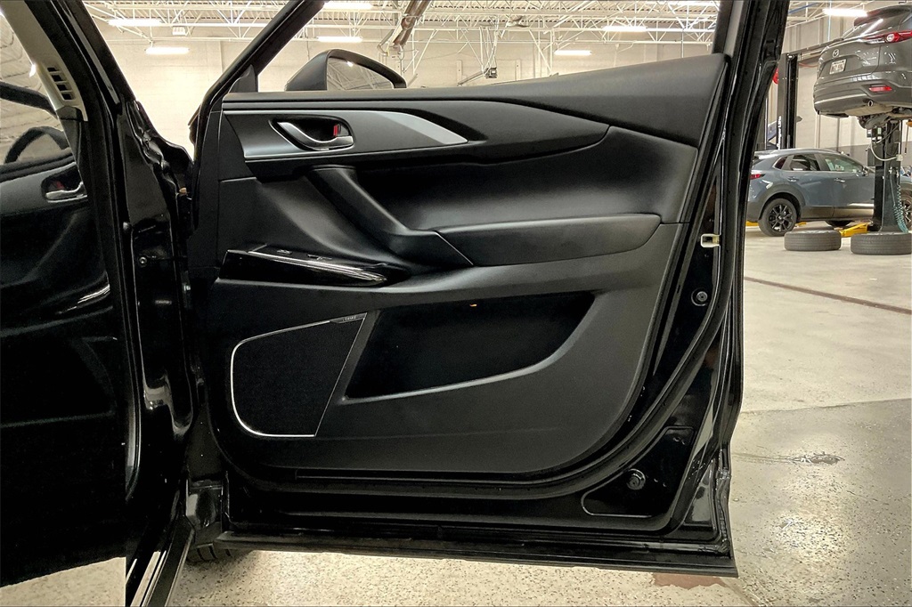 2022 Mazda CX-9 Touring photo 23
