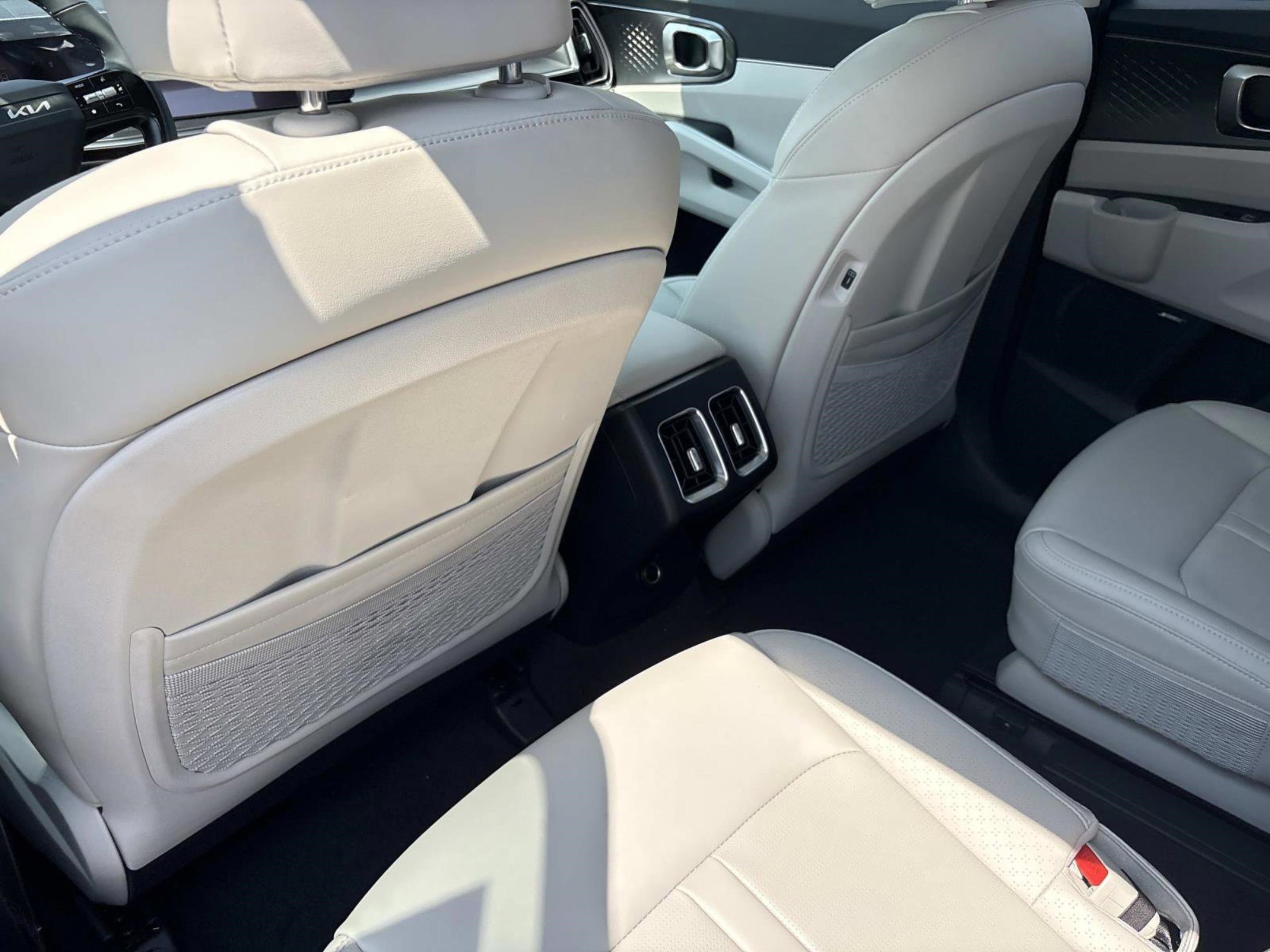 2026 Kia Sorento EX photo 14